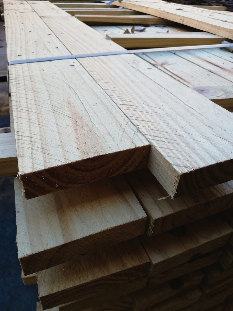 TABLAS DE OBRA PINO 1"x6"
